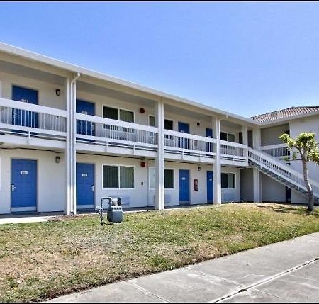 Coastal Valley Inn - Monterey 卡斯特罗维尔 外观 照片