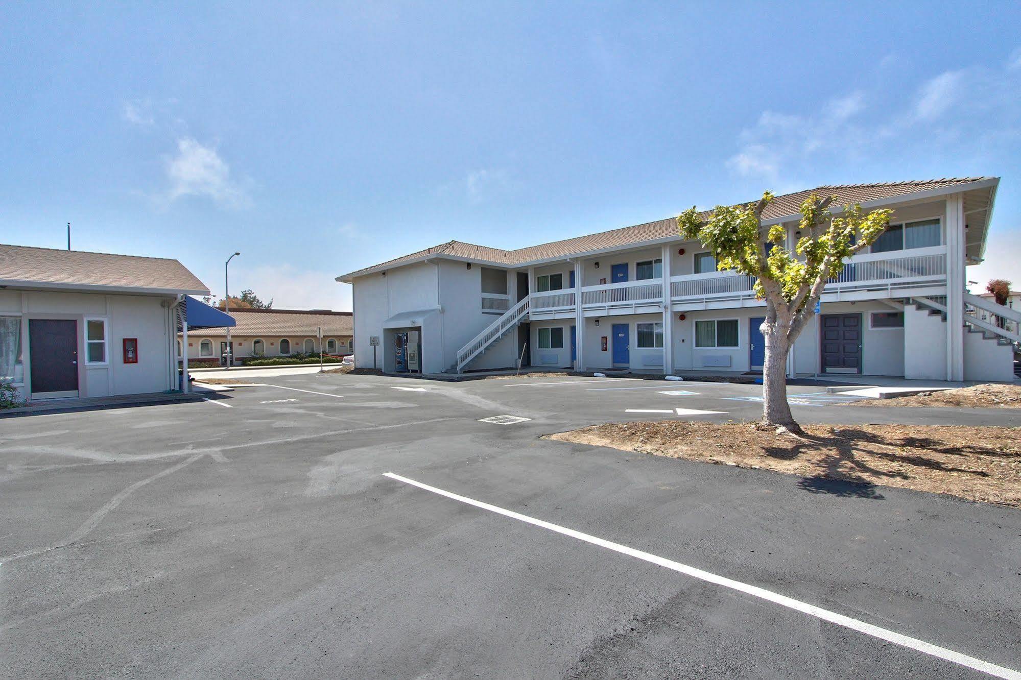 Coastal Valley Inn - Monterey 卡斯特罗维尔 外观 照片